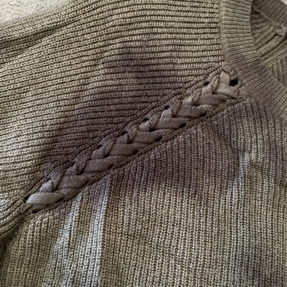 Sweating - Picture 3 of 4